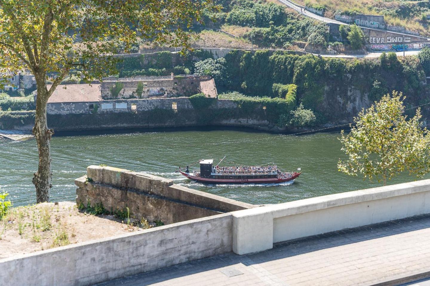 Guestready - Fantastic Apt Overlooking Douro River Porto Eksteriør billede